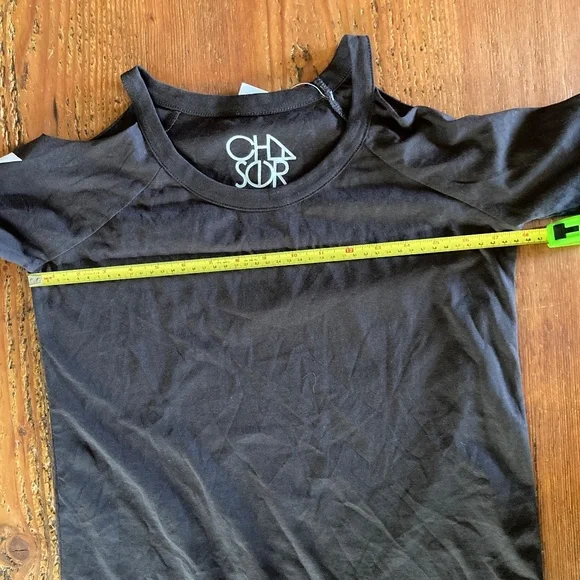 NWT Chaser Cold Shoulder Long Sleeve Lightening Bolt T-Shirt, Black, Size Small - Picture 11 of 13